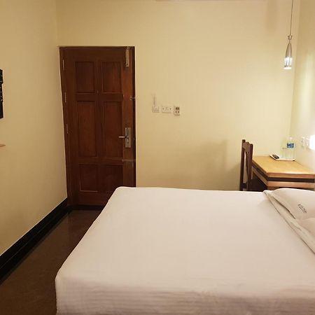 P R Pride Inn Ποντισερί Εξωτερικό φωτογραφία